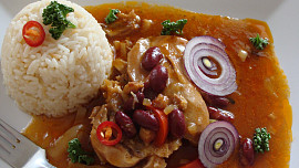 Mexické pikantní kuře: Pálivé fazole ho zahustí a ochutí, zázvor provoní a chilli papričky dodají ten správný říz