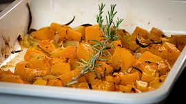 Pět nejlepších jídel z dýně hokaido: Polévka ochucená tymiánem, pečená dýně se sýrem i lahodná omáčka na těstoviny