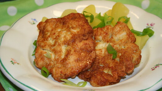 Recept na levný oběd: Dělnický řízek aneb Lančmít v pivním těstíčku chutná fantasticky