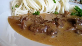 Hovězí na česneku a na smetaně: Rychlejší příprava v tlakovém hrnci je rychlejší, je třeba dodržovat pravidla při jeho používání