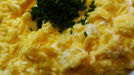 Uvařte si chumlaninu z vajec, krupice a špeku podle původního receptu. Taková bude chutnat jako od slovácké babičky