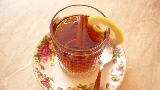 Valašský čaj zhřívanice se hodí nejen pro horaly: Kořeněný nápoj podle starého receptu voní hřebíčkem a zamiluje si ho každý