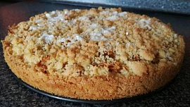 5 nejlepších podzimních koláčů s jablky: Drobenkový, litý na plech nebo s pudinkovou náplní si zamilujete