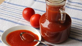 Kečup podle Sandtnerky: Sladký a hustý díky přidaným jablkům, vůni mu dodává skořice a hřebíček