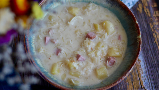 Z Receptáře Přemka Podlahy: V 90. letech frčely bramborový šusprejt se škvarky nebo zelná polévka křampes
