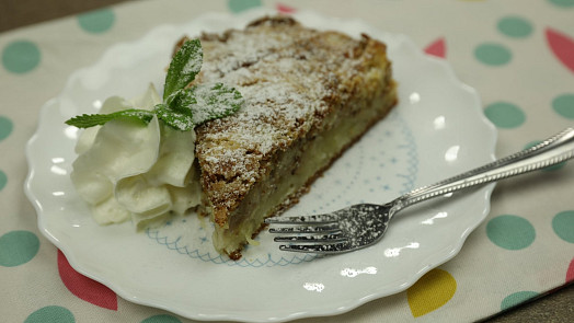 Nejjednodušší jablečný dezert upečete raz dva z pár běžných surovin: Sypaný koláč je vláčný, voňavý a krásně křupe Nejjednodušší jablečný dezert upečete raz dva z pár běžných surovin: Sypaný koláč je vláčný, voňavý a krásně křupe