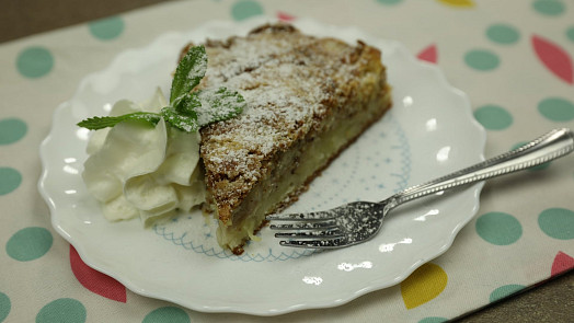 Nejjednodušší jablečný dezert upečete raz dva z pár běžných surovin: Sypaný koláč je vláčný, voňavý a krásně křupe Nejjednodušší jablečný dezert upečete raz dva z pár běžných surovin: Sypaný koláč je vláčný, voňavý a krásně křupe