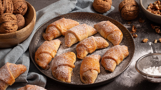 Svatomartinské rohlíčky ze šlehačkového těsta: Nemusí kynout, jsou krásně jemné a báječně chutnají se všemi druhy náplní