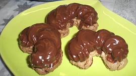 Retro dezert: Upečte si pařížské rohlíčky jako z cukrárny! Dokonalá kombinace krému a křupavého těsta vás nadchne!