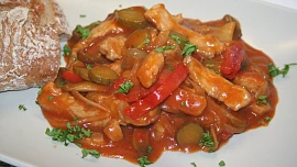 Panenka, kýta nebo krkovice? Víme, které maso se perfektně hodí na nudličky, aby byly měkké, šťavnaté a plné chuti