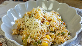 5 večeří do 50 Kč: Rychlá jídla, která zasytí, jsou hotová raz dva a využijete na ně i to, co vám zbylo v lednici