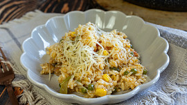 5 večeří do 50 Kč: Rychlá jídla, která zasytí, jsou hotová raz dva a využijete na ně i to, co vám zbylo v lednici