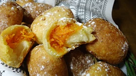 Buchty mrkvance jsou populární na Vysočině, ale jednoduše je upečete i doma, ať jste odkudkoli