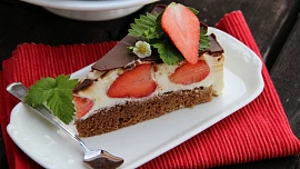 Jahodové mámení: Udělejte si ovocný Míša řez, skvělou zmrzlinu nebo zapečené palačinky