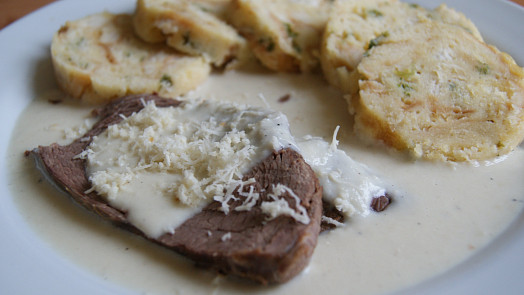 Křenová omáčka s hovězím masem: Kolik použít křenu, kdy ho přidat a jak se zbavit případné hořkosti