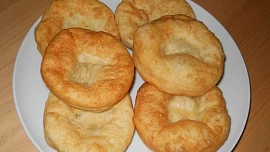 Jogurtové mini langoše jsou hotové do 30 minut: Měkoučká dobrota nemusí kynout a chutná naprosto božsky