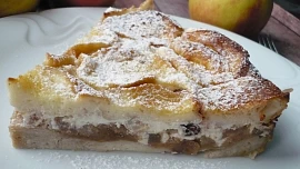 Zemlbába-žemlovka: Obyčejné jídlo provoněné rumovými rozinkami je dovedené k dokonalosti a chutná božsky