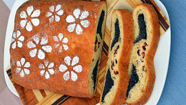 Plitvický štrúdl z kynutého těsta: S makovo-tvarohovou nádivkou s vůní rumu chutná jako od chorvatské babičky