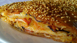 Rychlý, levný a snadný na přípravu: Závin ze slaniny a zelí využijete jako večeři i pohoštění