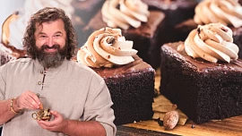 Cukrář Josef Maršálek radí, jak poznat kvalitní čokoládu a jak z ní připravit perfektní pařížský krém