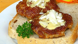 Skvělý recept na jednoduché vepřenky: Trik je ve volbě masa a správném použití mléka, pak se po jídle jen zapráší