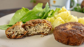 Vynikající holandský řízek, který se nerozpadne: Jeden detail rozhoduje o jeho šťavnatosti i o dokonalém tvaru