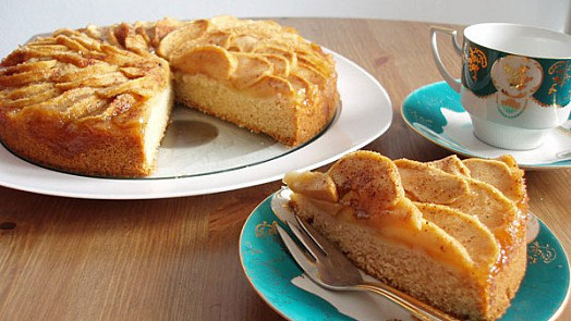 Dorset apple cake: Anglický jablečný koláč se skořicí je nadýchaný a krásně vláčný, snadno ho připraví i začátečník