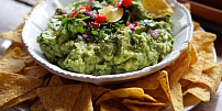Nejlepší dip k nachos je guacamole: Jak jej dochutit, aby chutnal božsky, a jaká do něj vybrat avokáda?