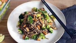 Znáte japonské pohankové „špagety“ soba? Zkuste si je připravit podle našeho receptu!