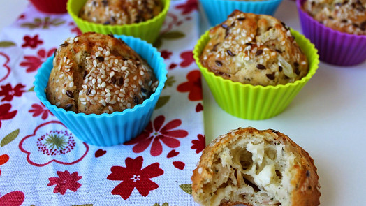 Malé občerstvení na cesty: Slané muffiny upečete raz dva. Jak je správně péct a co s čím kombinovat?