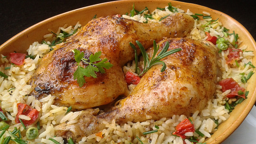 Úsporné vaření: Z jednoho kuřete připravíte čtyři parádní jídla, nasytíte celou rodinu a ještě ušetříte. Znáte třeba šmalc?