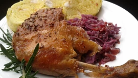 Luxusní pečená kachna téměř bez práce: Šťavnaté maso, křupavá kůže a ohromení hosté. Osvědčený postup nikdy nezklame