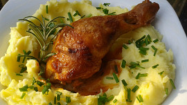 Kuře pečené v podmáslí: Jednoduchý fígl, díky kterému maso získá luxusně šťavnatou podobu. Budete ho milovat