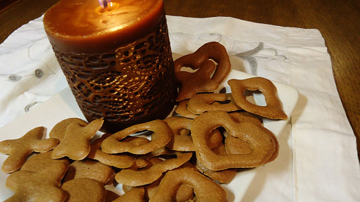 Kačenky, mandolety a pasianz: Prvorepublikové cukroví, které si zaslouží velký comeback