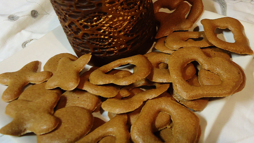 Kačenky, mandolety a pasianz: Prvorepublikové cukroví, které si zaslouží velký comeback