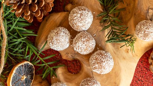 Pět druhů nejoblíbenějších kuliček: Z kokosu, Margotek i Tatranek. Tohle cukroví zvládnete bez pečení a bez stresu