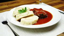 Rajská omáčka, klasika české kuchyně! Vymysleli ji Italové, z naší úpravy by ale zřejmě byli na větvi