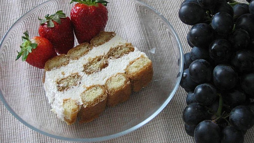 Jak na falešné tiramisu z pomazánkového másla: I při dnešních cenách vyjde levněji než originál a chutná výtečně