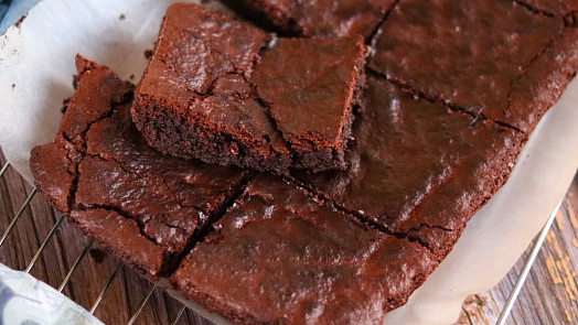 Zdravější brownies se obejdou bez pšeničné mouky, přidaného cukru i másla. Nikdo nepozná, že jsou z avokáda