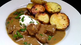 Hovězí na smetaně dle starých hanáckých receptů: Marinujte ho dva dny a vařte pomalu, projeví se to na jedinečné chuti