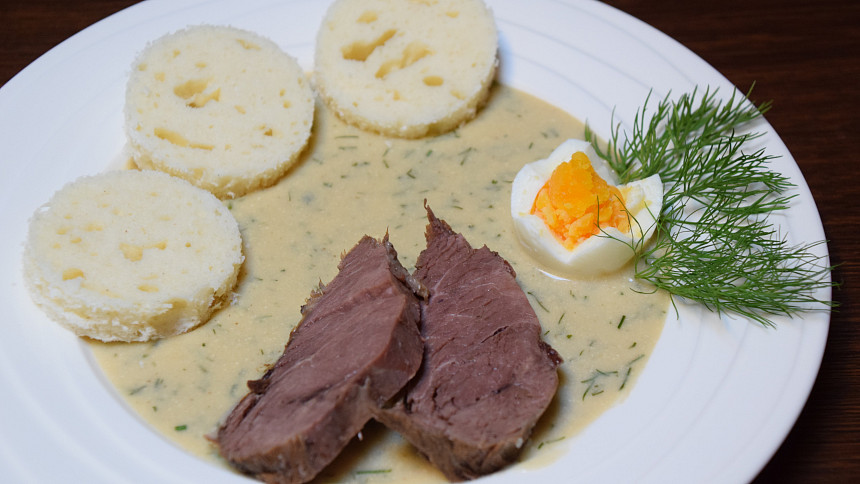 Koprovka podle pana Šroubka chutná skvěle s masem i vejcem.