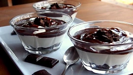 Pět nejlepších dezertů do skleničky: Míša řezy skoro bez práce nebo likérový Bombardino pohár si zamilujete