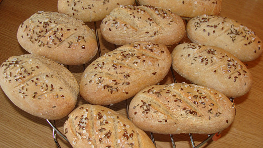 Je žitné pečivo skutečně zdravější? Podívali jsme se na nejčastější mýty a omyly