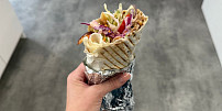 Kam na kebab v Brně: V těchto podnicích si pochutnáte a za populární grilované maso zaplatíte kolem stovky