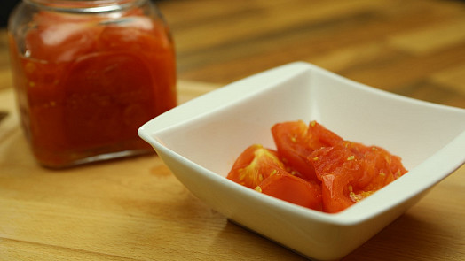 Proč jíst rajčata? Krásně se po nich opálíte a ještě vám vyčistí tělo od toxinů