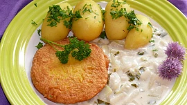 5 skromných večeří na všední dny: Zadělávaná kedlubna, nudle s mákem nebo dušená mrkev ve stylu vaření našich babiček