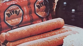 Retro okénko: Legendární párky Bivoj stávaly pouhých 7 Kčs a vařily se přímo v plastovém obalu