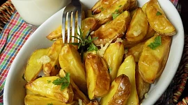 Slepé myši: Na jednoduchou regionální specialitu z Vysočiny stačí jen brambory a česnek, hravě ji zvládne i kuchařský začátečník