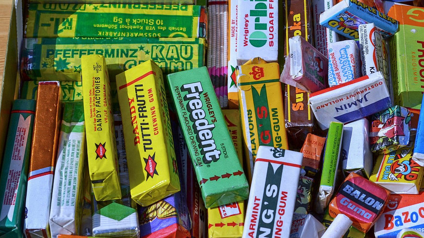 Pamatujete? Tyto sladkosti jste v devadesátkách milovali. Crazy Dips i tyčinka, co plave