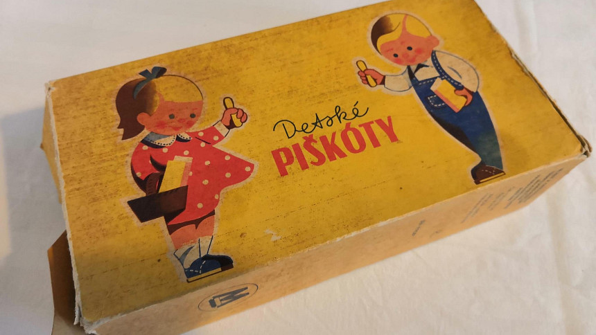 Retro okénko: Dětské kulaté piškoty stávaly 3,40 Kčs. Nejoblíbenější ale byly ty podlouhlé ze Slovenska se slavným obalem